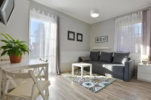 ApartamentyKudowa - Willa Pod Dębami z ogrodem i parkingiem