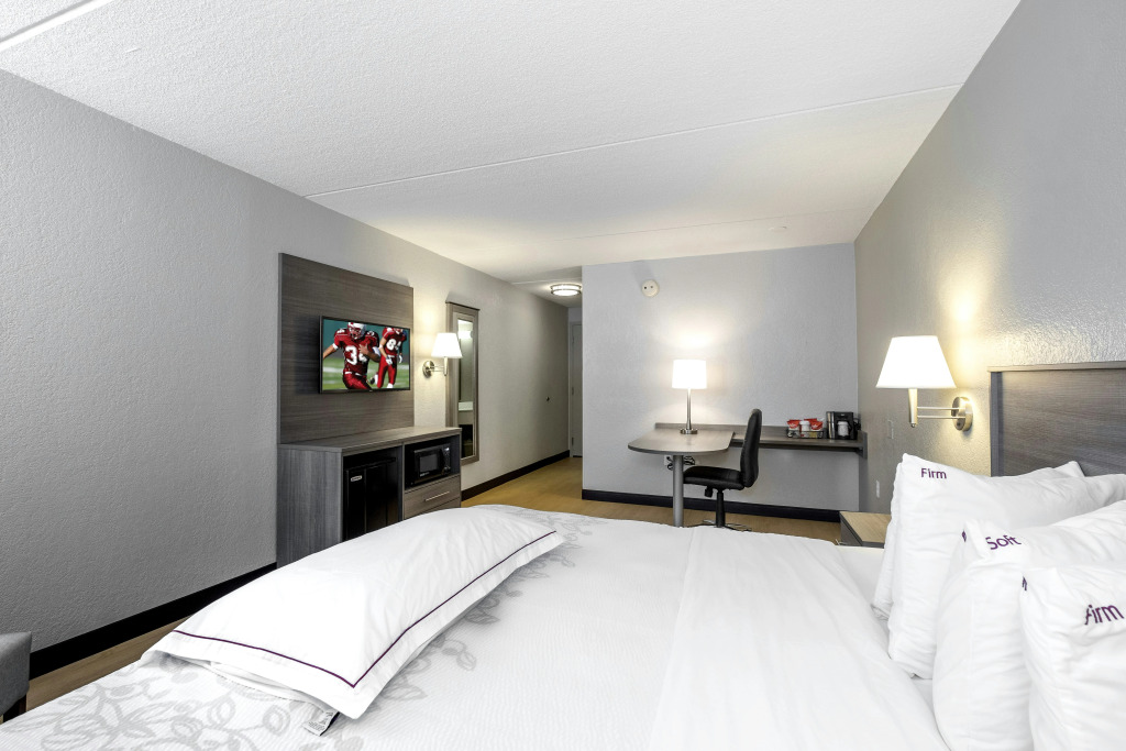 Red Roof Inn PLUS Boston - Mansfield - Foxboro