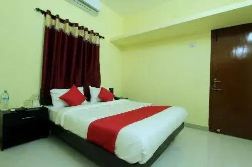 A&b Grand By OYO Rooms