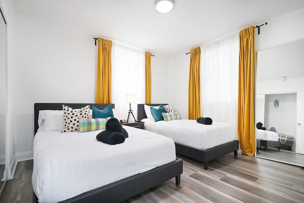 6 to 42 Guests 6 Kitchens Comfort Retreat Heart Wynwood