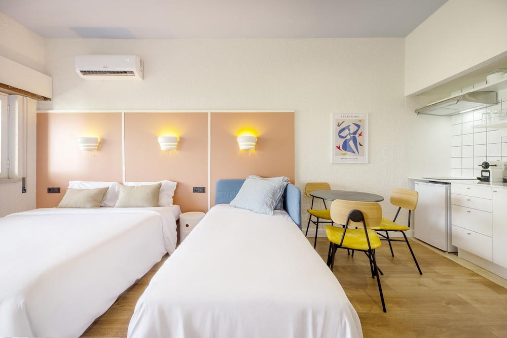 Amarelo Studio by Olala Homes