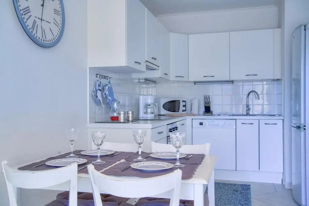 Risso - a modern one bedroom with pool
