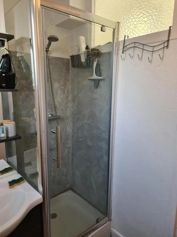 Private room in a shared apartment II