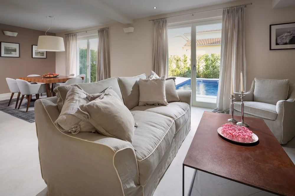 Villa Medea by HMZ Villas