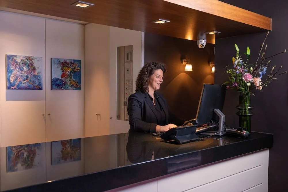 City Hotel
