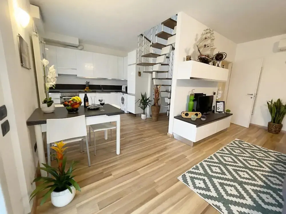 Chic Apt Near Piazza Duomo, Milan