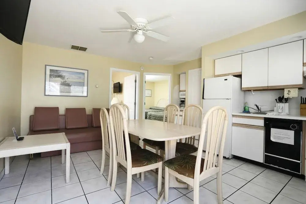 Riviera Resort & Suites