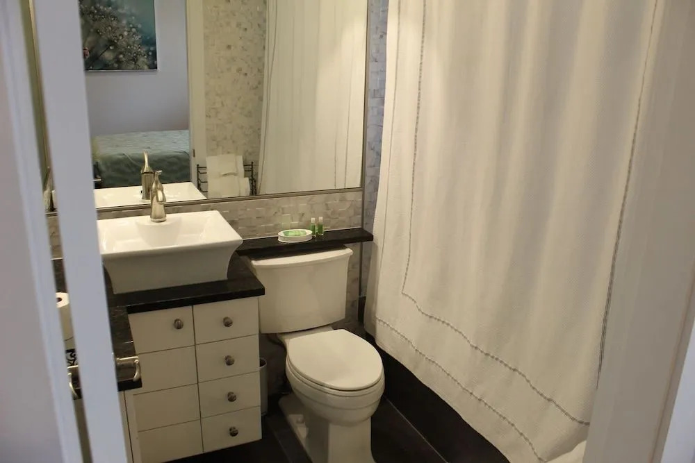 Chef's House Okanagan by Elevate Rooms