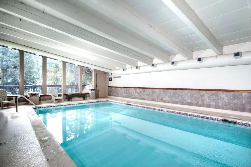 Perfect Mountain Retreat/3br -fireplace, Kids Ski Free 3 Bedroom Condo by RedAwning