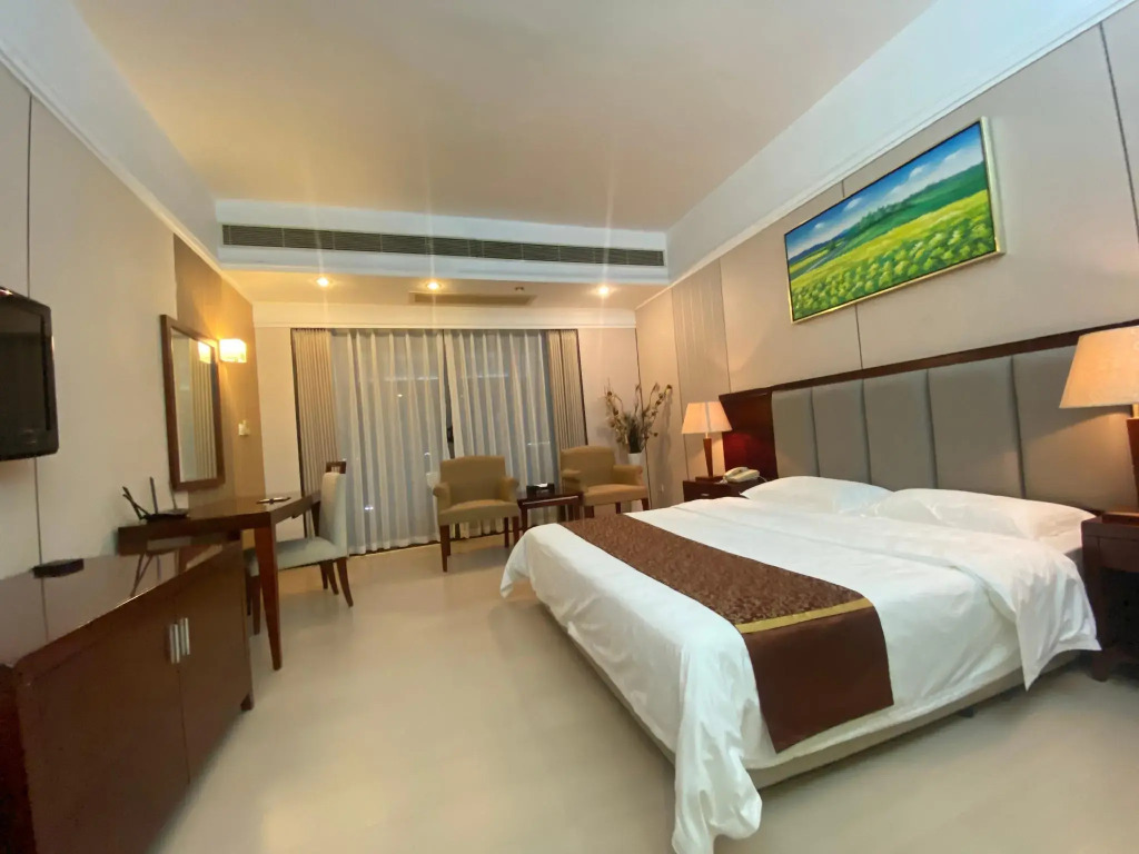 Yinfeng Hotel Guangzhou North Station Branch, Huacheng Road Subway Station Branch