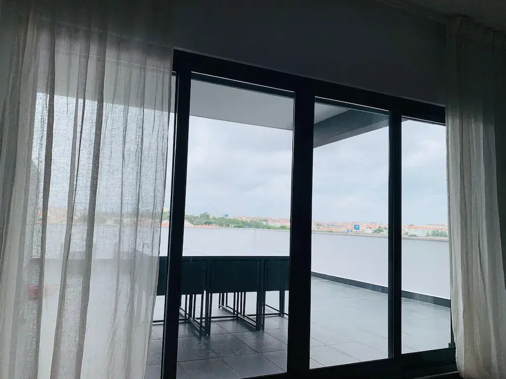 Modern Flat Near Lisbon