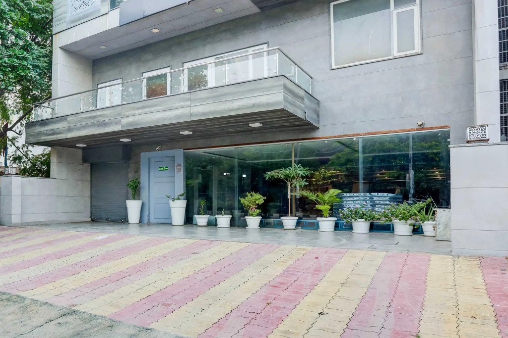 Townhouse Oak Iskcon Temple Rohini