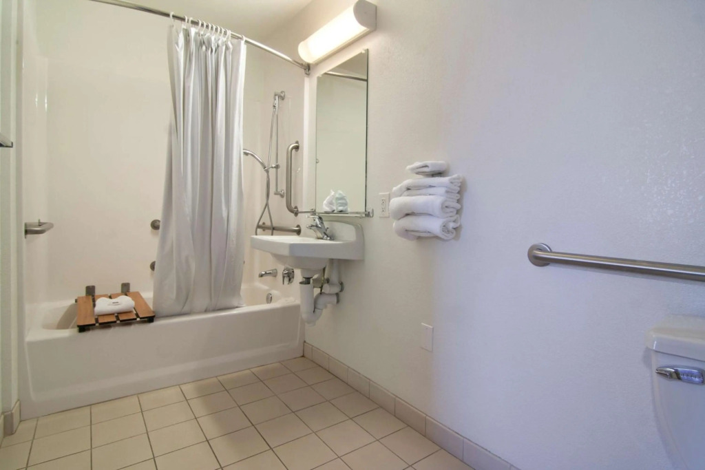 Motel 6-Roseville, MN - Minneapolis North