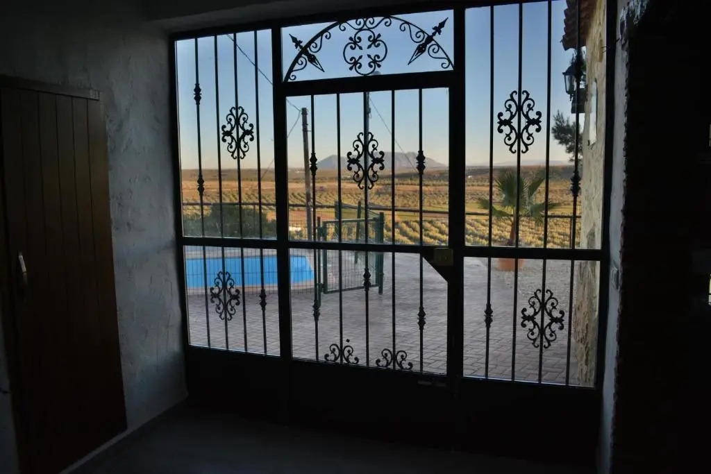 Casas Cueva con piscina y barbacoa
