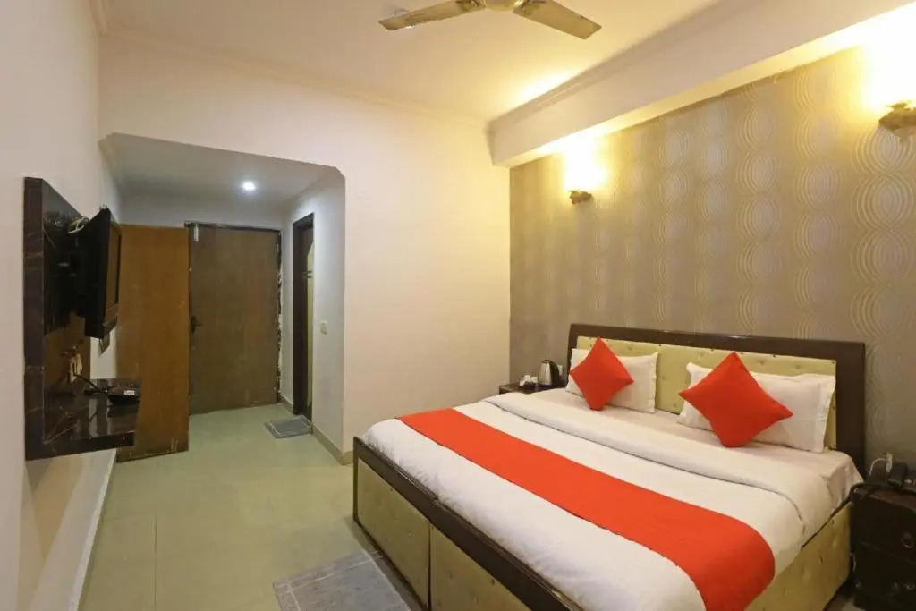 Transit Stay Near IGI Airport