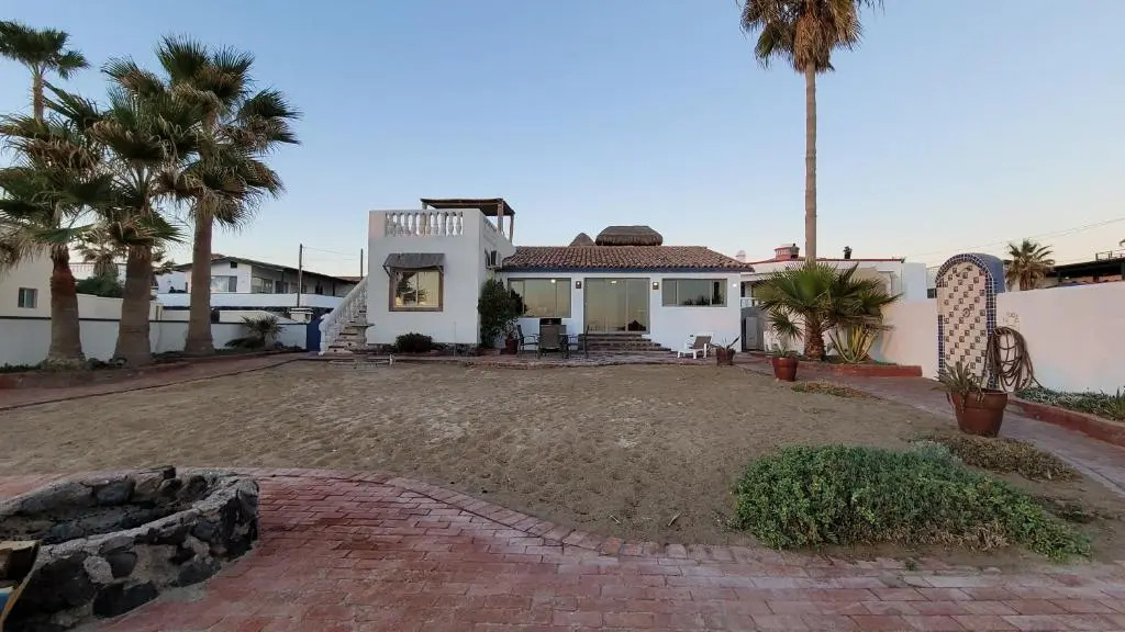 Casa Evita 4 Bedroom Beachfront Home