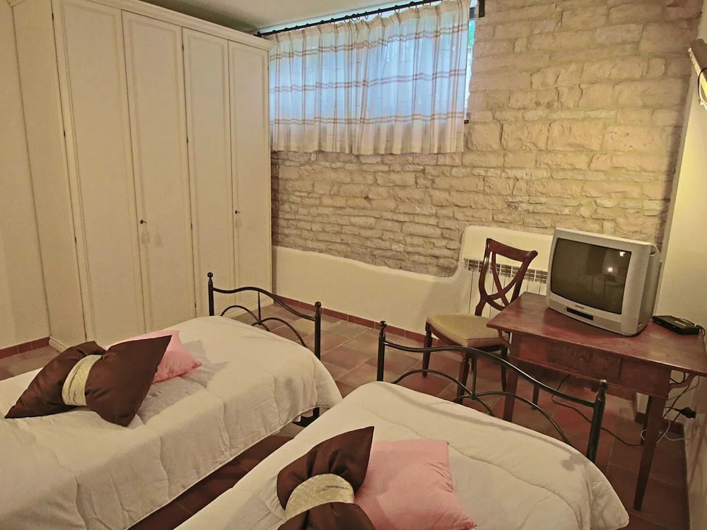 Family Cottage in Cagli with Pool