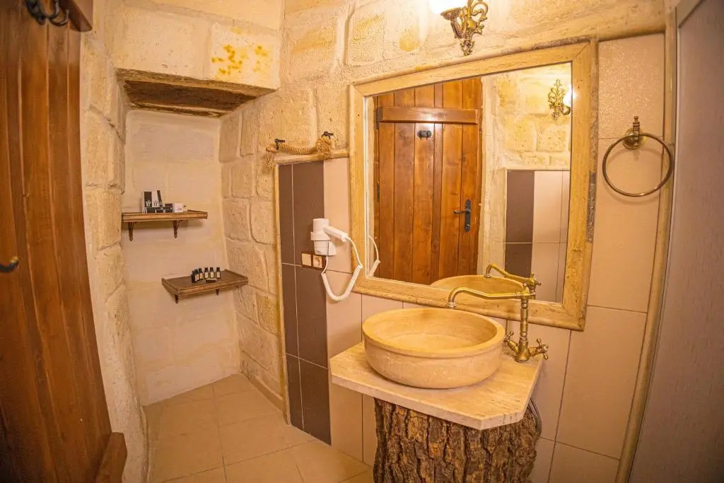 Pietra Cave Suites