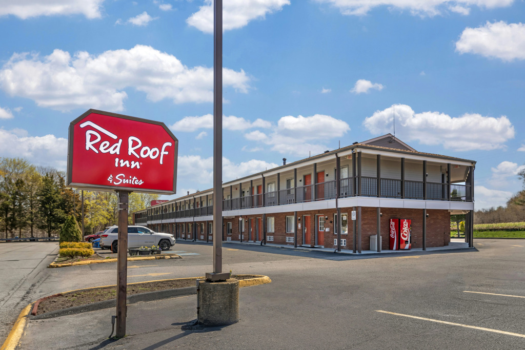 Red Roof Inn & Suites Swansea