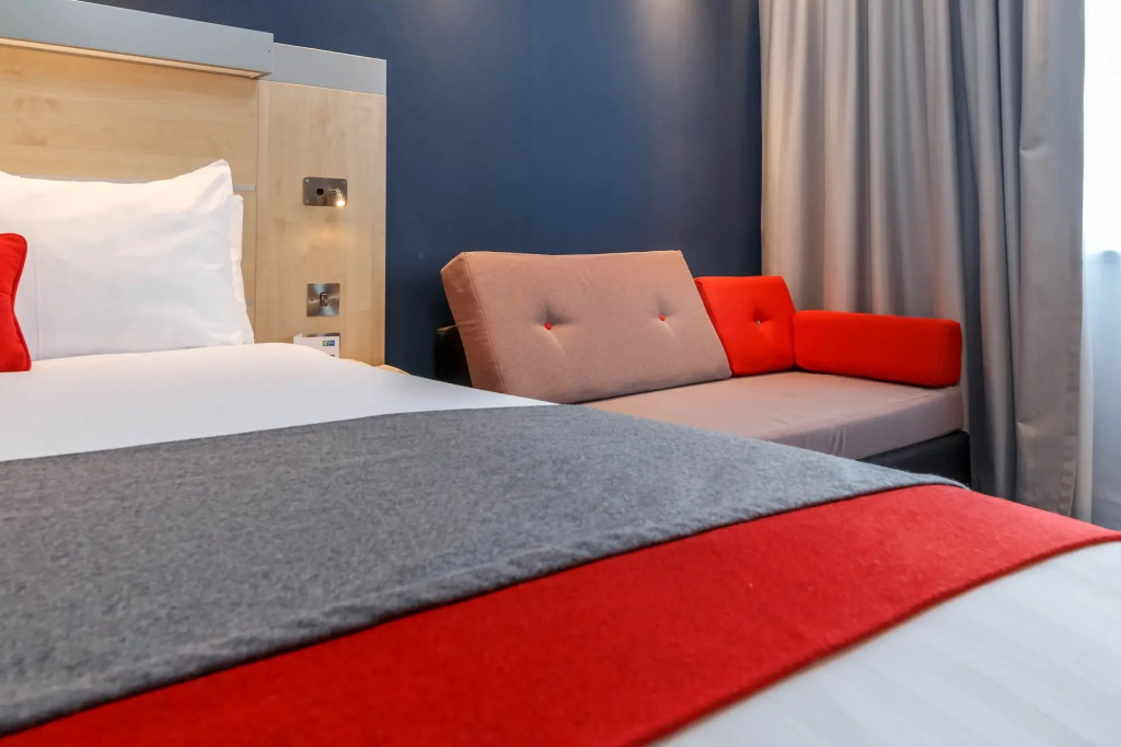 Holiday Inn Express Walsall M6, J10 by IHG