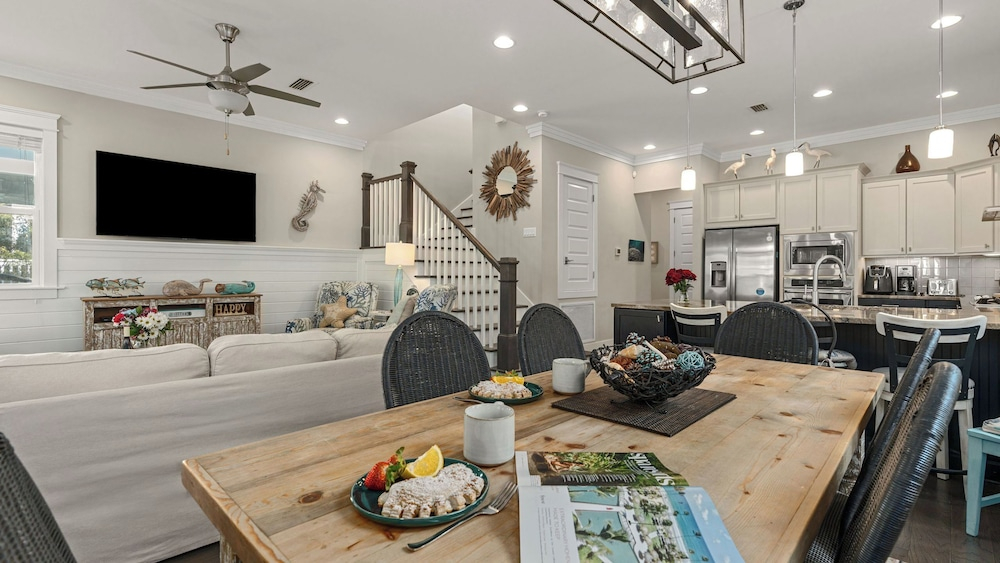 Three Times The Fun by Avantstay Blue Mountain Pool + Pet-friendly