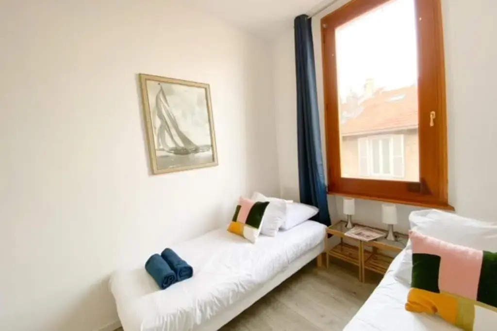 Quai St Pierre 2 bedrooms apt with sea view