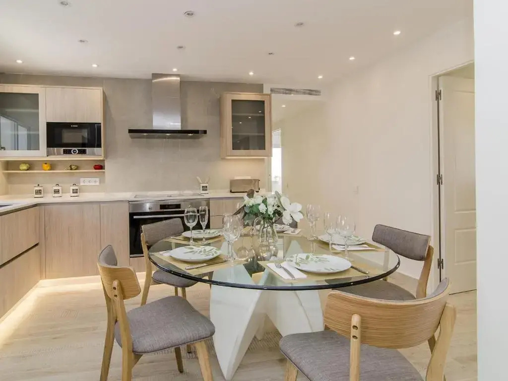 Sitges Spaces Oasis Suites- 4 Bedroom, 4 Ensuite Bathrooms, Terrace, Pool, Sitges Centre