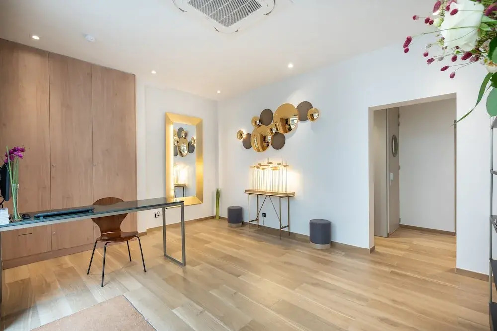 Private Apartment and Terrace Le Marais