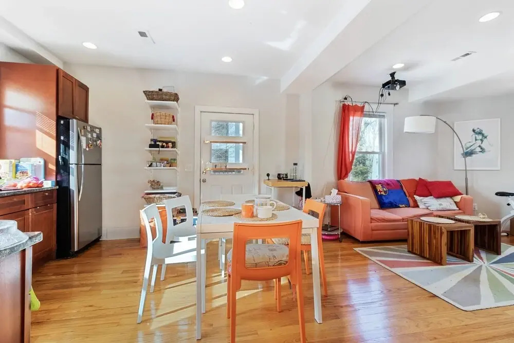 Beautiful, Modern 3br With A Home Office & Patio In Jp Close To Major Hospitals 2 Bedroom Condo by Redawning