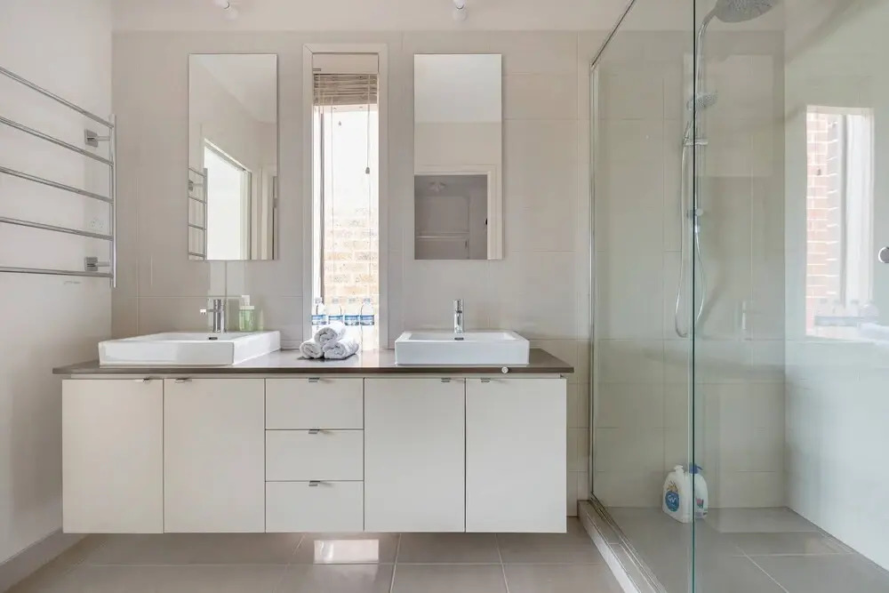 5br Luxury House 20 Min To Cbd Spacious Living