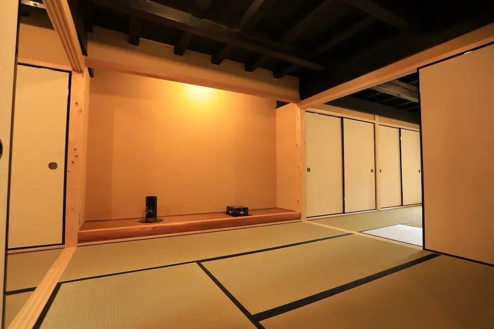 Traditional Guesthouse TONARI