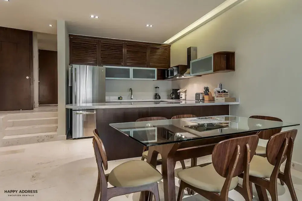Relaxing 2BR in downtown new building by Happy Address