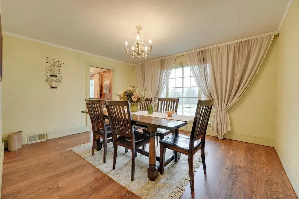 Cozy Hillsdale Home ~ 1 Mi to Baw Beese Lake