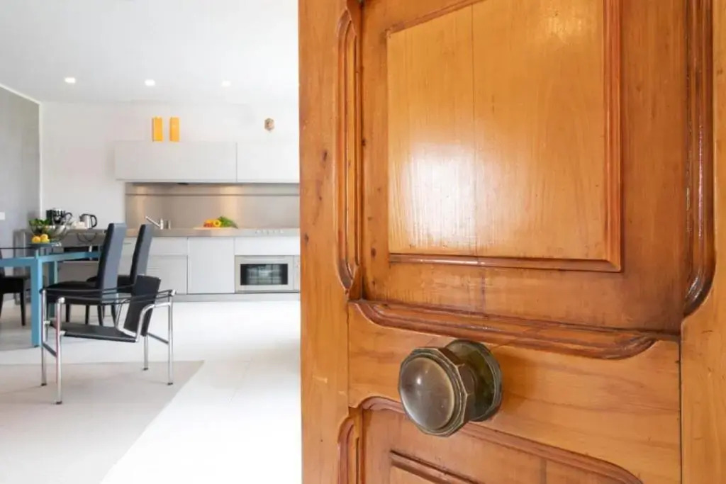 Casa Giulia - Apartment beachfront with 2 bedrooms, air conditioning and private parking, just 30 meters from the beach