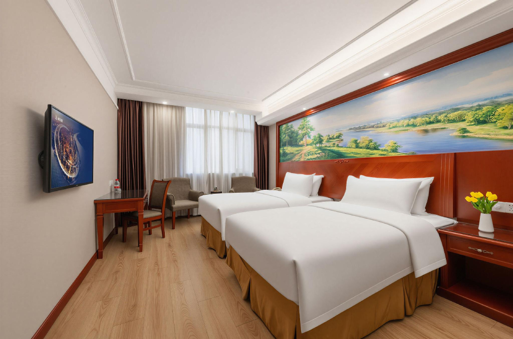 Vienna Hotel (Huizhou Zhonghai Waterfront City Branch