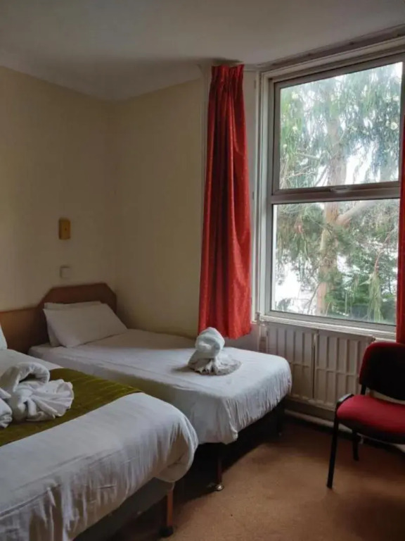 Inglewood Palm Hotel