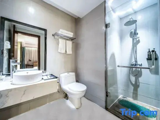Emperor Hotel (Chongqing Mixc City Xiejiawan Light Rail Station)