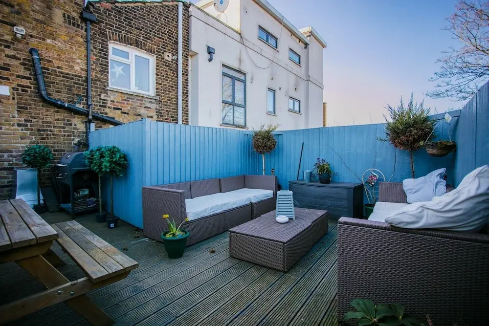 1 Bedroom Flat With Roof Terrace