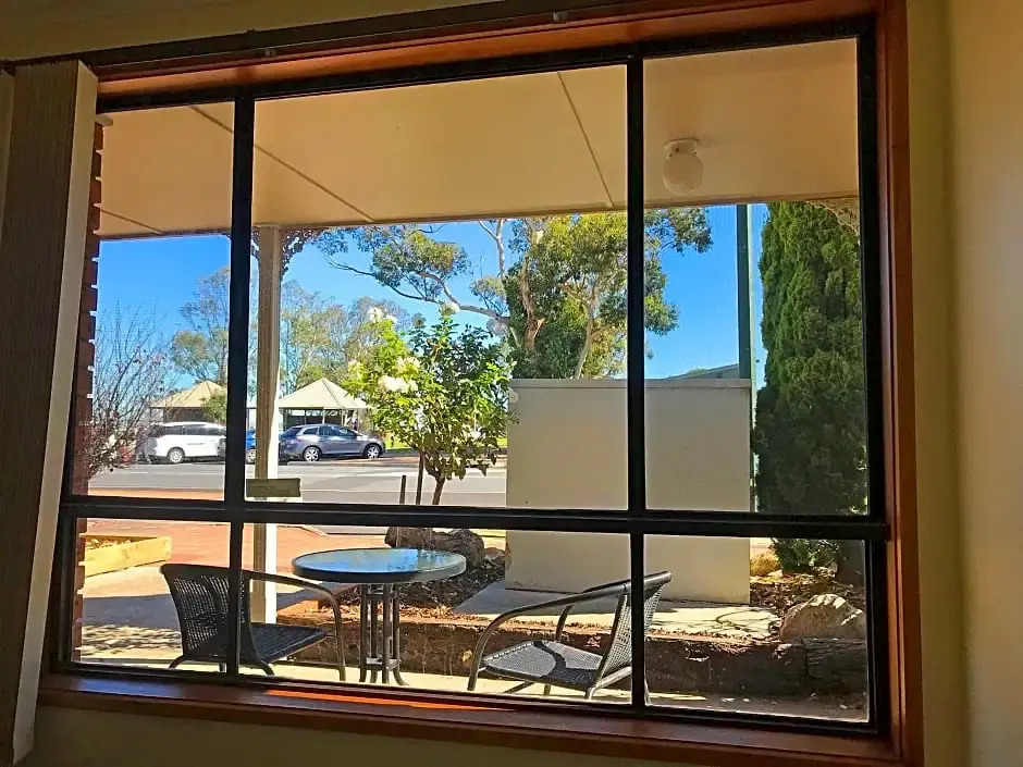 Lake Albert Motel