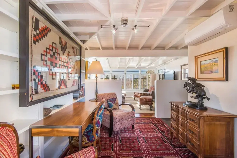 El Caminito - Magnificent East Side Home, Flooded With Light