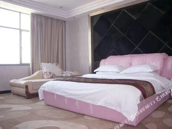 Xinhua Century Hotel