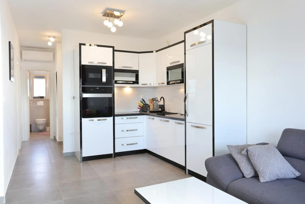 Family friendly apartments with a swimming pool Mavarstica, Ciovo - 18642
