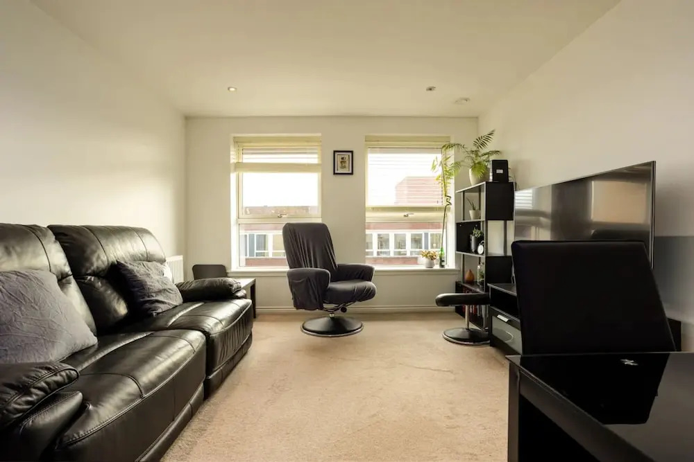 Comfy 2 Bedroom Apartment Near Edinburgh City Centre