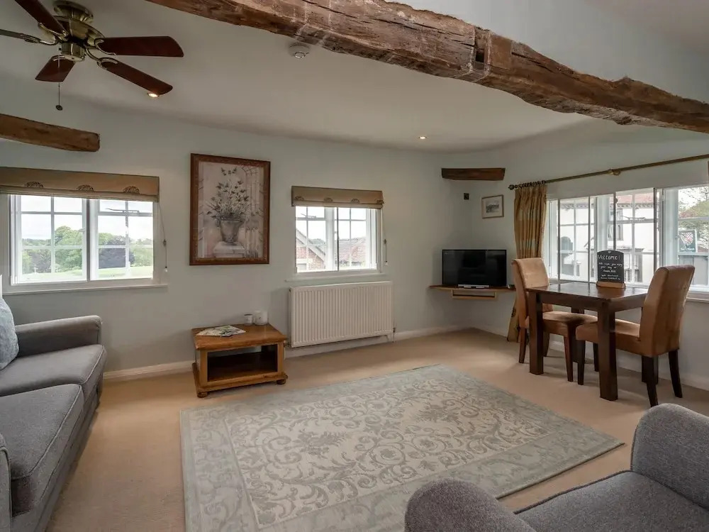 Cowdray Lodge B&B rooms