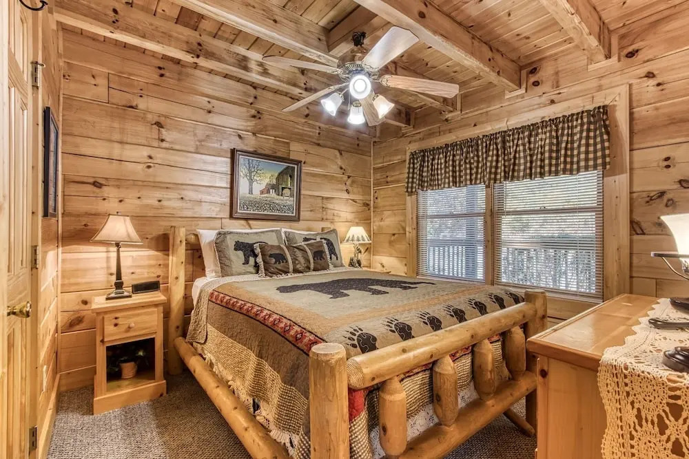 Er 256 - Smoky Mountain Top Great Location - Close To Town! 3 Bedroom Cabin by RedAwning