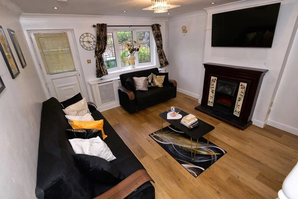 25 Mins to CL! London Amazing 2bedhome Sleeps 1-5