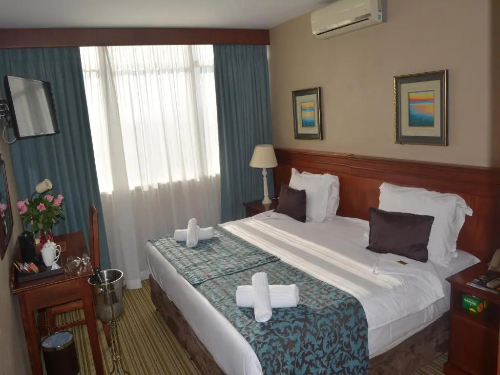 Emakhosini Hotel On East