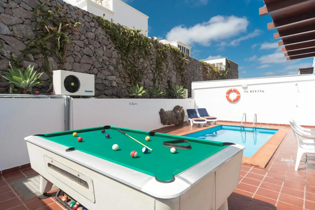 Villa Julianne 3 Heated Private Pool Walk to Beach A C Wifi Car Not Required - 2571