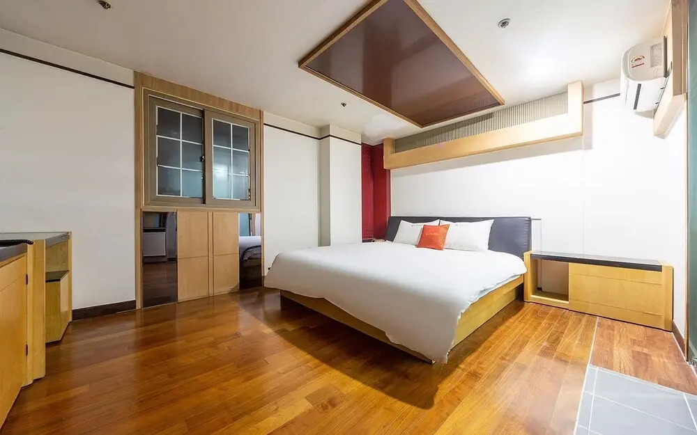 Hound Hotel Changwon Jinhae