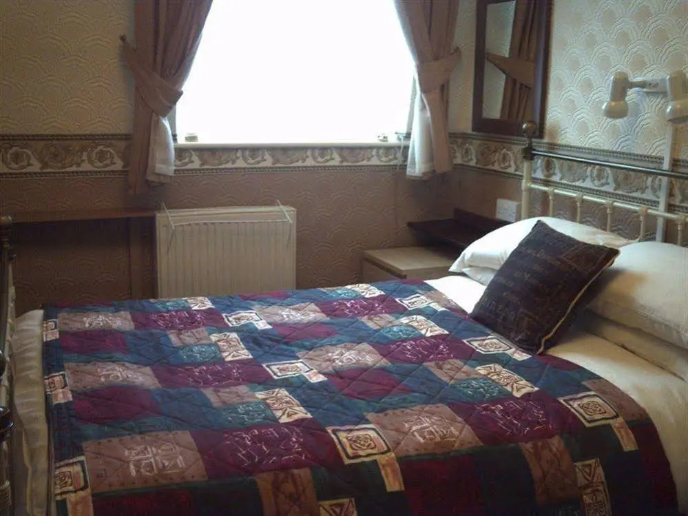 Hornby Villa B&B Couples & Families Only- Quiet Central Location- Near To Winter Gardens